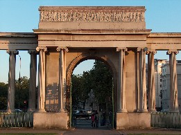 Carved frieze on the Hyde Park Screen, by sculptor John Henning Junior