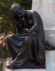 Seated nude figure sculpture by sculptor Andrea Lucchesi, from the Onslow Ford memorial